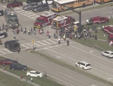 Φλόριντα: Ο μακελάρης ενεργοποίησε τον συναγερμό για να βγουν πολλά άτομα έξω και να τα σκοτώσει (φωτό, βίντεο)